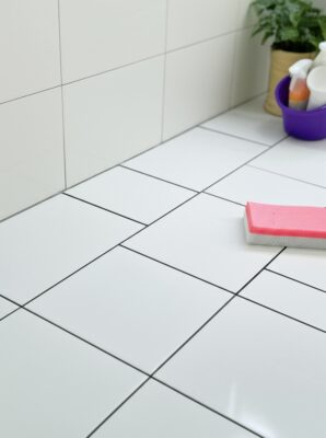 Cách Làm Trắng Gạch Nhà Vệ Sinh Bị Ố Vàng: Hướng Dẫn Chuyên Sâu & Giải Pháp Triệt Để